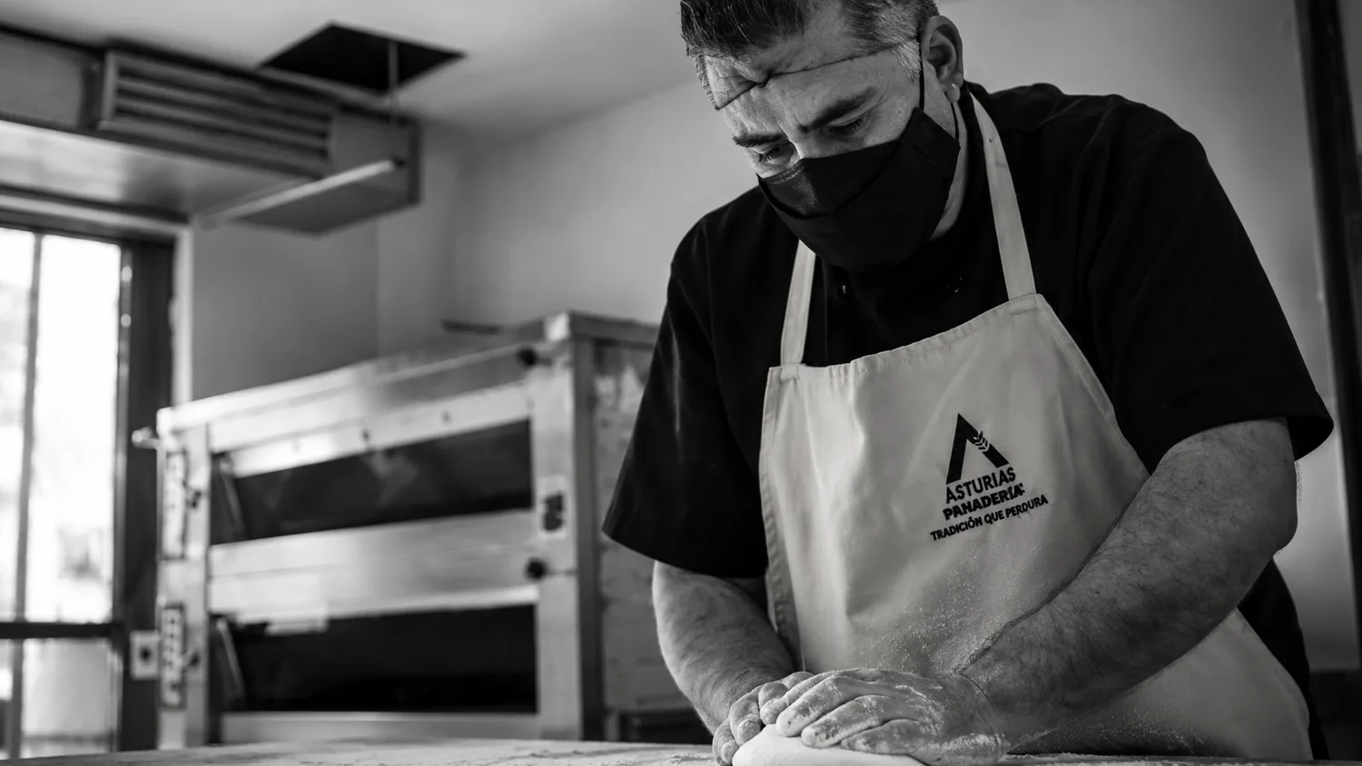Panadero trabajando en Asturias